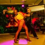 mejores clases de baile privadas y grupales en medellin, con los mejores instructores de salsa y bachata de medellin. Best salsa and bachata lessons in Medellin-Colombia. Located in Poblado and Laureles. Group and private dance lessons