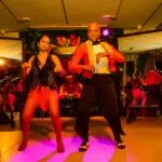 mejores clases de baile privadas y grupales en medellin, con los mejores instructores de salsa y bachata de medellin. Best salsa and bachata lessons in Medellin-Colombia. Located in Poblado and Laureles. Group and private dance lessons