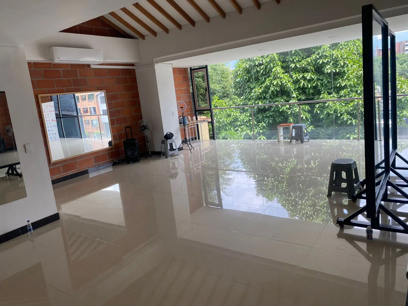 Salon de baile para alquilar en medellin